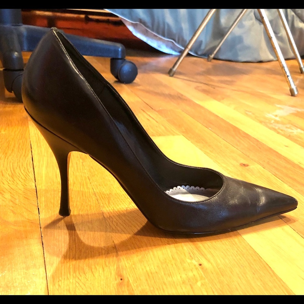 Black Pumps!